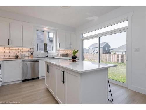 64 Allenwood Road, Elmvale, ON - Indoor Photo Showing Kitchen With Upgraded Kitchen