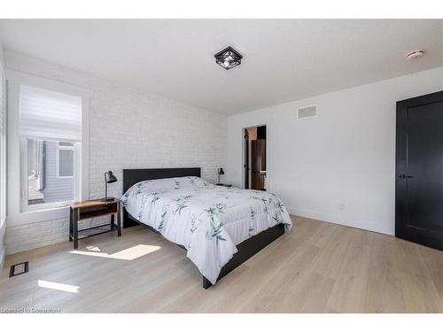 64 Allenwood Road, Elmvale, ON - Indoor Photo Showing Bedroom