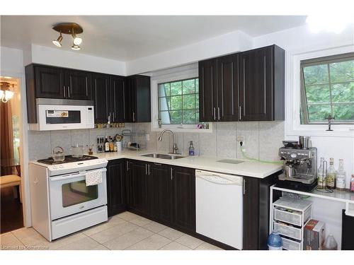 17 Woodland Rd Road, Amaranth, ON - Indoor Photo Showing Kitchen With Double Sink