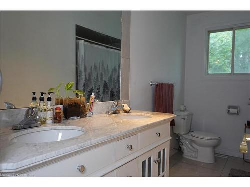 17 Woodland Rd Road, Amaranth, ON - Indoor Photo Showing Bathroom