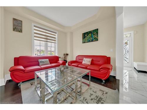 1161 Upper Thames Drive, Woodstock, ON - Indoor Photo Showing Living Room