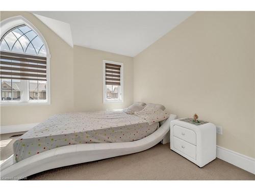 1161 Upper Thames Drive, Woodstock, ON - Indoor Photo Showing Bedroom