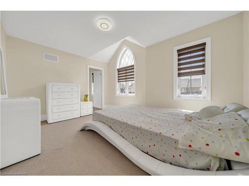 1161 Upper Thames Drive, Woodstock, ON - Indoor Photo Showing Bedroom