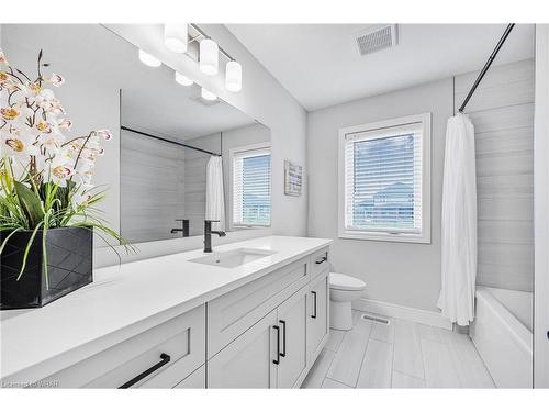 16 Tindall Crescent, Grand Valley, ON - Indoor Photo Showing Bathroom