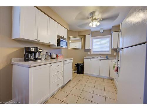 16 Lemonbalm Street, Kitchener, ON - Indoor Photo Showing Kitchen With Double Sink