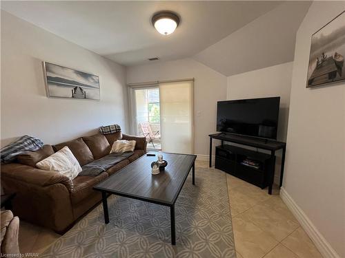 201-685 Myers Road, Cambridge, ON - Indoor Photo Showing Living Room