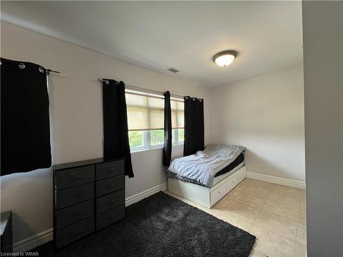 201-685 Myers Road, Cambridge, ON - Indoor Photo Showing Bedroom