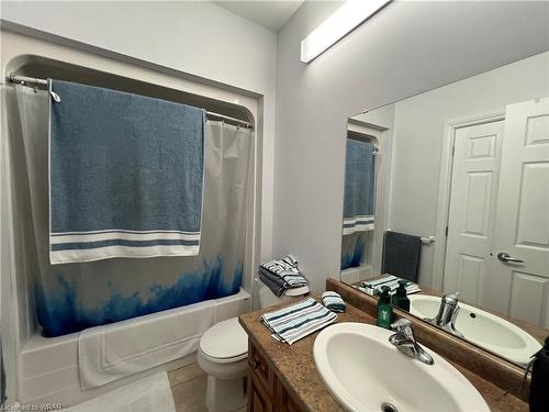 201-685 Myers Road, Cambridge, ON - Indoor Photo Showing Bathroom