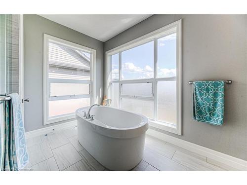 338 Moorlands Crescent, Kitchener, ON - Indoor Photo Showing Bathroom