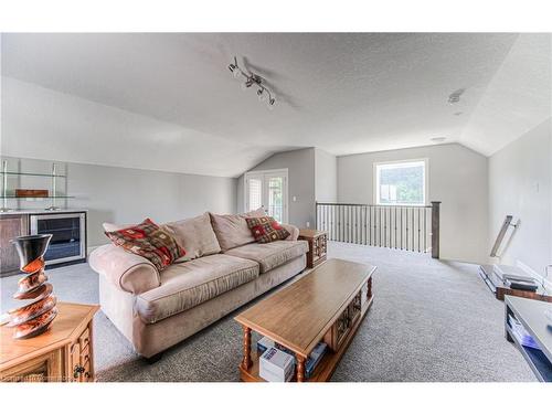 338 Moorlands Crescent, Kitchener, ON - Indoor Photo Showing Living Room