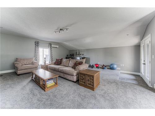 338 Moorlands Crescent, Kitchener, ON - Indoor Photo Showing Living Room