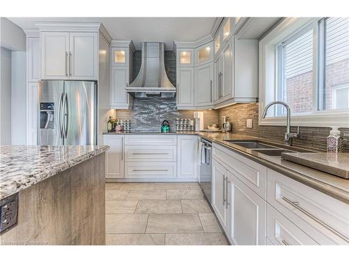 338 Moorlands Crescent, Kitchener, ON - Indoor Photo Showing Kitchen With Double Sink With Upgraded Kitchen