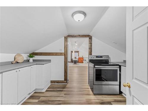 271 Bedford Road, Kitchener, ON - Indoor Photo Showing Kitchen