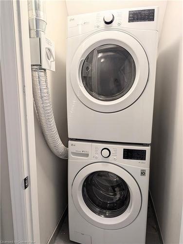 70-107 Westra Drive, Guelph, ON - Indoor Photo Showing Laundry Room