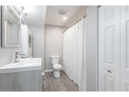 75 Wilfred Avenue, Kitchener, ON - Indoor Photo Showing Bathroom