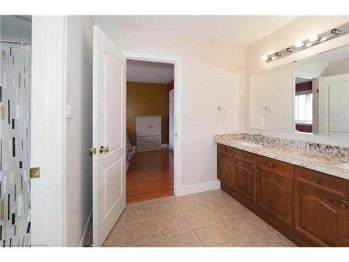 30 Kestrel Street, Kitchener, ON - Indoor Photo Showing Bathroom