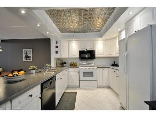 1706-190 Hespeler Road, Cambridge, ON - Indoor Photo Showing Kitchen With Double Sink