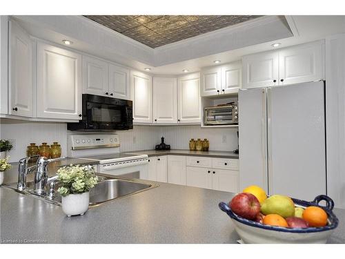 1706-190 Hespeler Road, Cambridge, ON - Indoor Photo Showing Kitchen With Double Sink