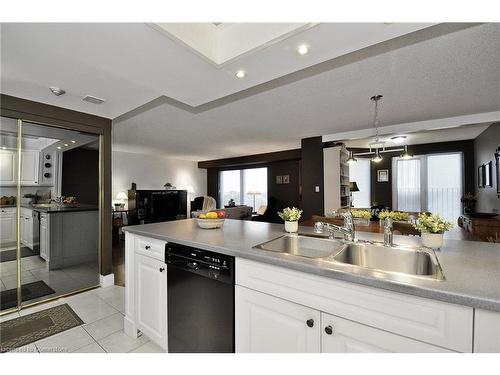 1706-190 Hespeler Road, Cambridge, ON - Indoor Photo Showing Kitchen With Double Sink