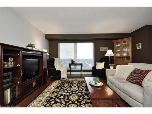 1706-190 Hespeler Road, Cambridge, ON - Indoor Photo Showing Living Room