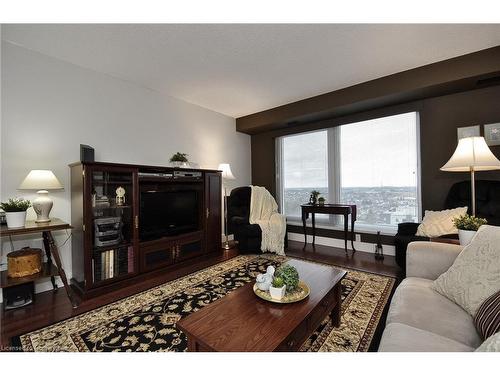 1706-190 Hespeler Road, Cambridge, ON - Indoor Photo Showing Bedroom