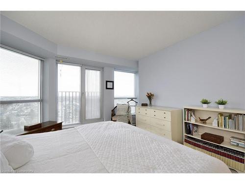 1706-190 Hespeler Road, Cambridge, ON - Indoor Photo Showing Bedroom