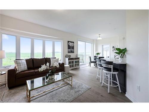 632 Mcmullen Street, Shelburne, ON - Indoor Photo Showing Living Room