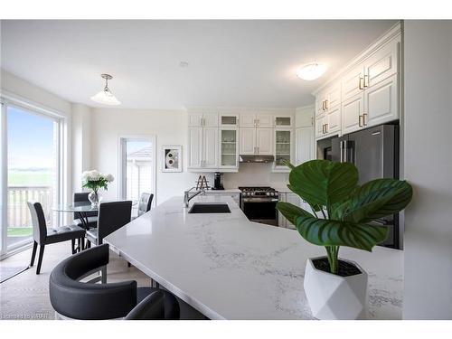 632 Mcmullen Street, Shelburne, ON - Indoor Photo Showing Kitchen With Double Sink