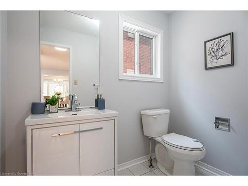 28 Hilborn Avenue, Cambridge, ON - Indoor Photo Showing Bathroom