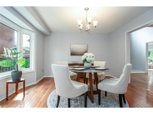 28 Hilborn Avenue, Cambridge, ON - Indoor Photo Showing Dining Room