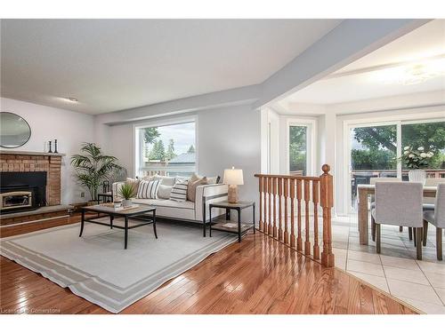 28 Hilborn Avenue, Cambridge, ON - Indoor Photo Showing Living Room With Fireplace