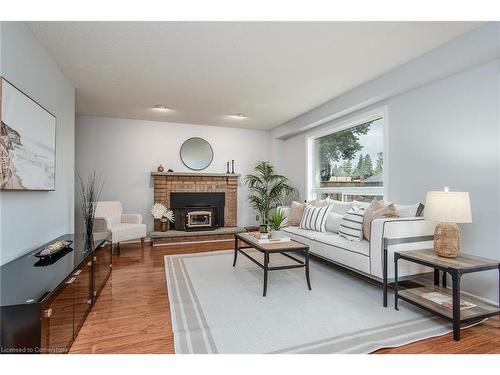 28 Hilborn Avenue, Cambridge, ON - Indoor Photo Showing Living Room With Fireplace