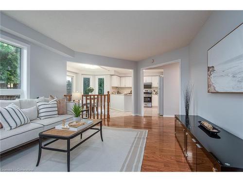 28 Hilborn Avenue, Cambridge, ON - Indoor Photo Showing Living Room