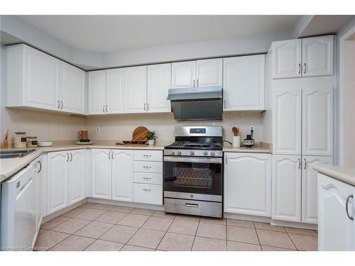 28 Hilborn Avenue, Cambridge, ON - Indoor Photo Showing Kitchen