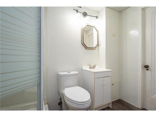 28 Hilborn Avenue, Cambridge, ON - Indoor Photo Showing Bathroom