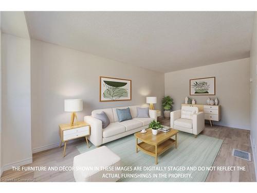 3-445 Pioneer Drive, Kitchener, ON - Indoor Photo Showing Living Room