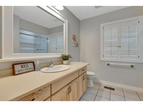 18 Princess Street, Cambridge, ON - Indoor Photo Showing Bathroom