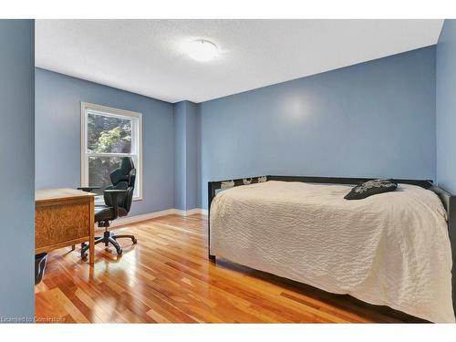 18 Princess Street, Cambridge, ON - Indoor Photo Showing Bedroom