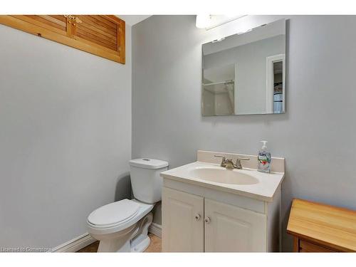 18 Princess Street, Cambridge, ON - Indoor Photo Showing Bathroom