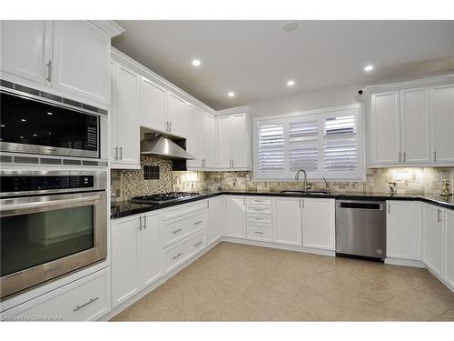 56 Henwood Drive, Cambridge, ON - Indoor Photo Showing Kitchen With Double Sink With Upgraded Kitchen