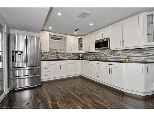 56 Henwood Drive, Cambridge, ON - Indoor Photo Showing Kitchen With Upgraded Kitchen