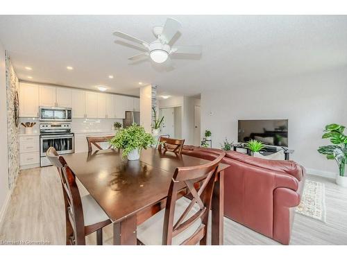 305-276 Eiwo Court, Waterloo, ON - Indoor Photo Showing Dining Room