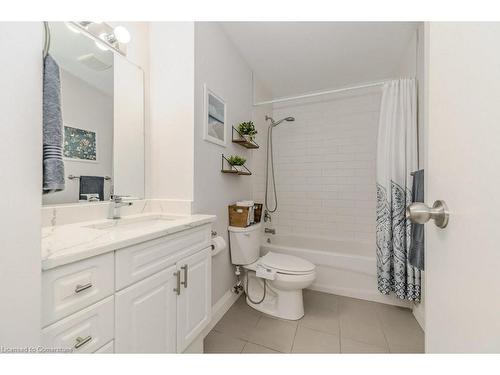 305-276 Eiwo Court, Waterloo, ON - Indoor Photo Showing Bathroom