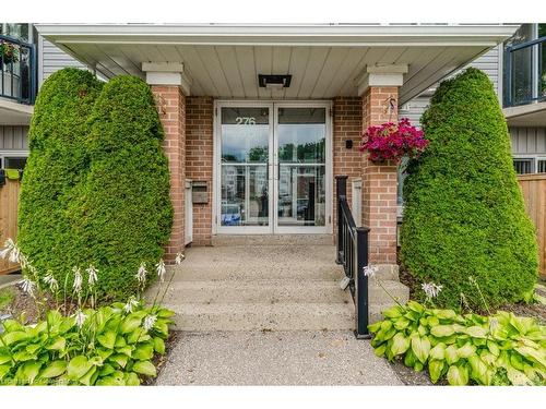 305-276 Eiwo Court, Waterloo, ON - Outdoor