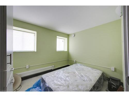 5 Front Street, London, ON - Indoor Photo Showing Bedroom