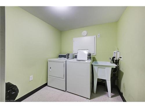 5 Front Street, London, ON - Indoor Photo Showing Laundry Room