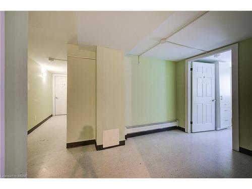 5 Front Street, London, ON - Indoor Photo Showing Other Room