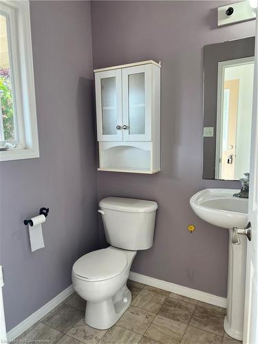 213 Max Becker Drive, Kitchener, ON - Indoor Photo Showing Bathroom