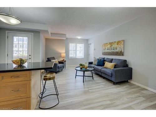 8H-1460 Highland Road W, Kitchener, ON - Indoor Photo Showing Living Room