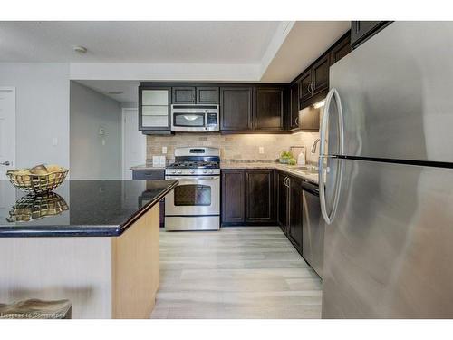 8H-1460 Highland Road W, Kitchener, ON - Indoor Photo Showing Kitchen